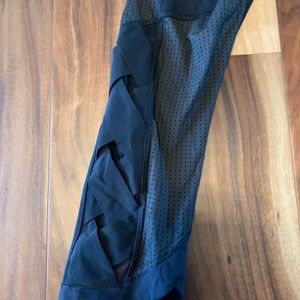 Lululemon crop tight Luxtreme